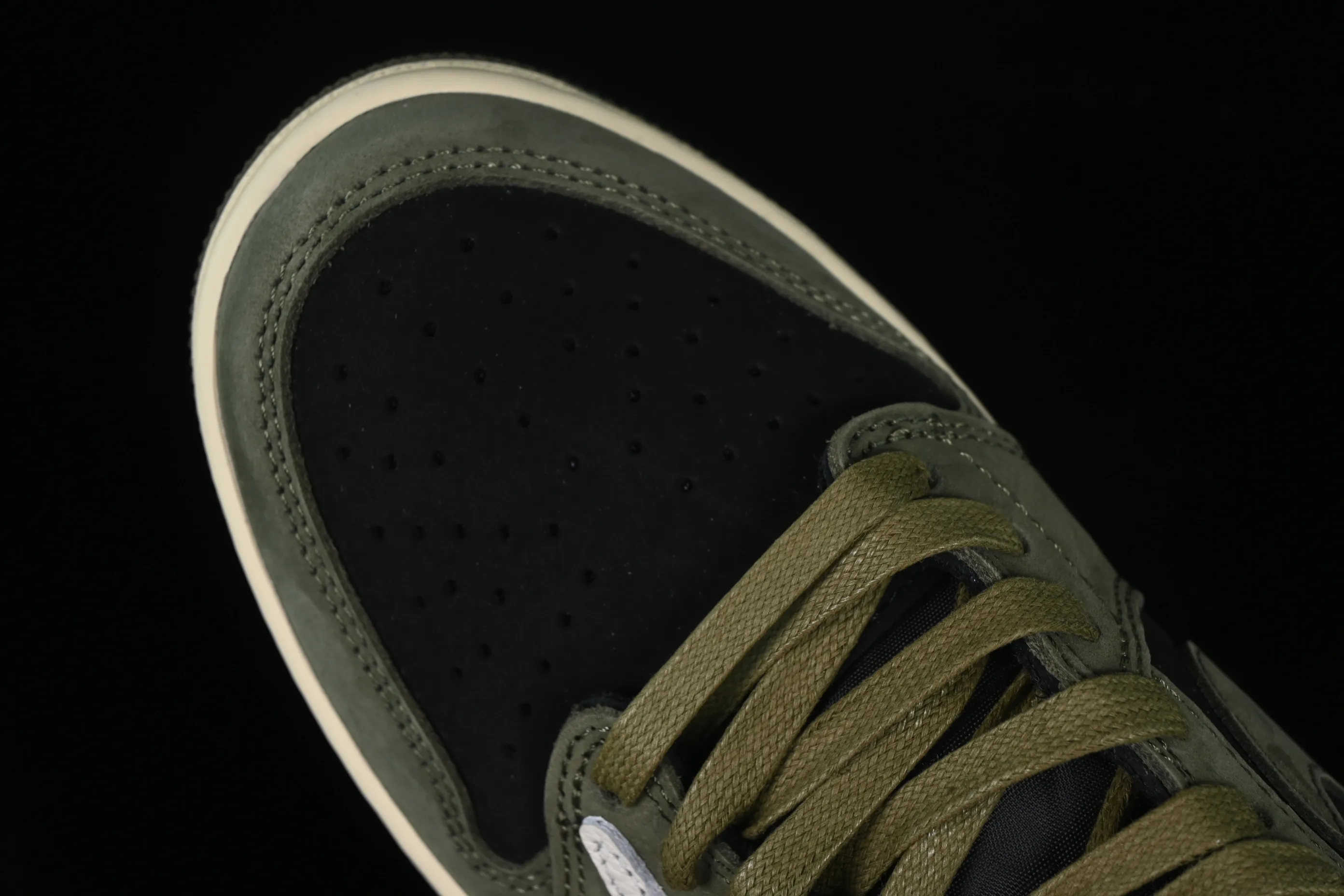 All categories Air Jordan Jordan series basketball shoes Air Jordan 1 Low P version Travis Scott x Air Jordan 1 Low OG AJ1 Joe 1 undercut low DM7866-002